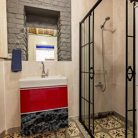 Nostalgic Flat Near Galata Tower In Beyoglu * Estambul