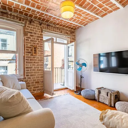 Nostalgic Flat Near Galata Tower In Beyoglu Estambul